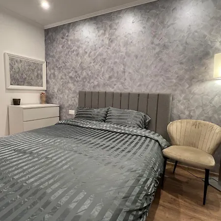 La Doree & Netflix Parking Wifi