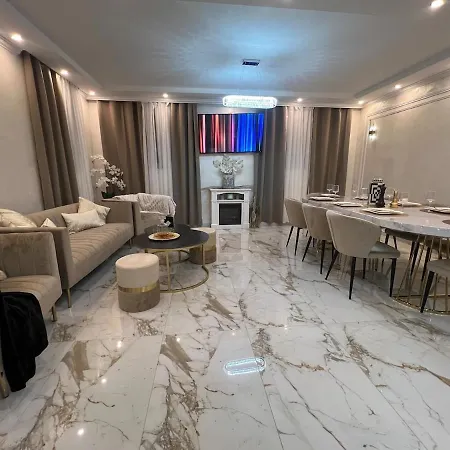 La Doree & Netflix Parking Wifi Vila