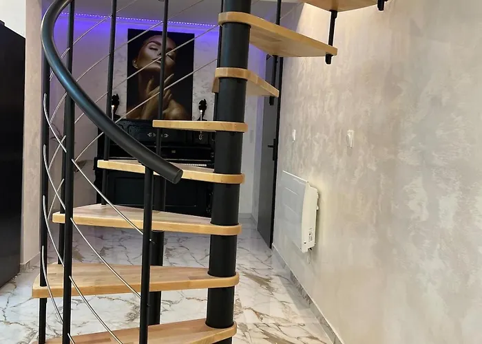 La Doree & Netflix Parking Wifi * Kurtzenhouse