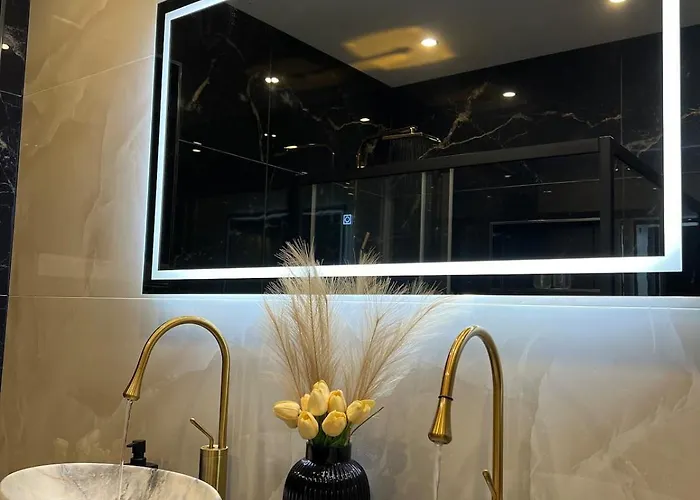 La Doree & Netflix Parking Wifi *