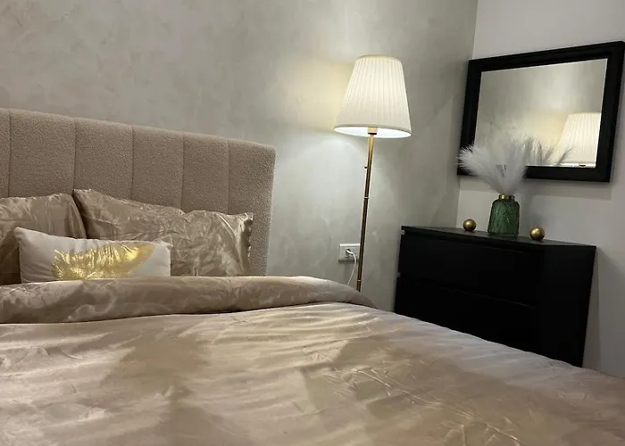 La Doree & Netflix Parking Wifi * Kurtzenhouse